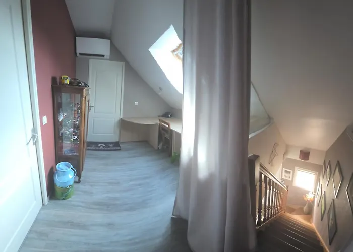 Proche Circuit 24h Du Mans Couette-café Spay